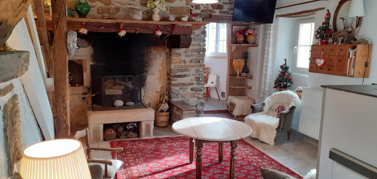 Gite Les Petits Chemins Ledeuix Exteriör bild