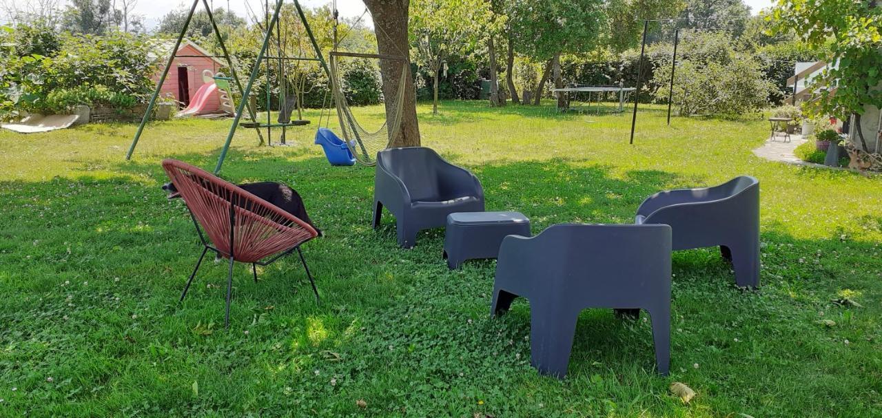 Gite Les Petits Chemins Ledeuix Exteriör bild