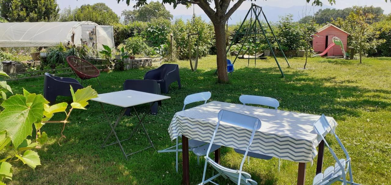 Gite Les Petits Chemins Ledeuix Exteriör bild
